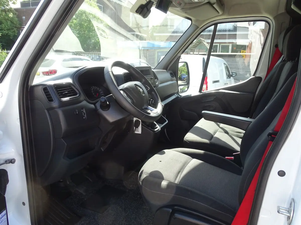 T35 2.3 dCi 150 L2H2 Energy
