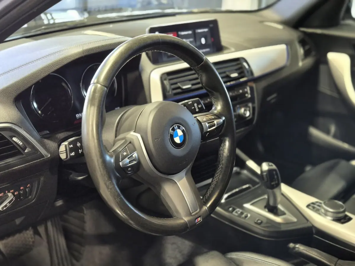 M-Sport Shadow Edition Camera | Leder | Stoelverwarming | Zwarte hemel | CarPlay | Cruise