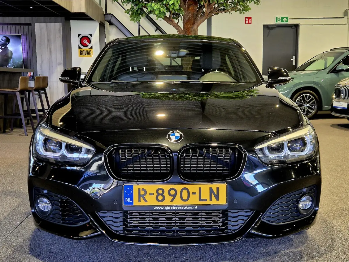 M-Sport Shadow Edition Camera | Leder | Stoelverwarming | Zwarte hemel | CarPlay | Cruise
