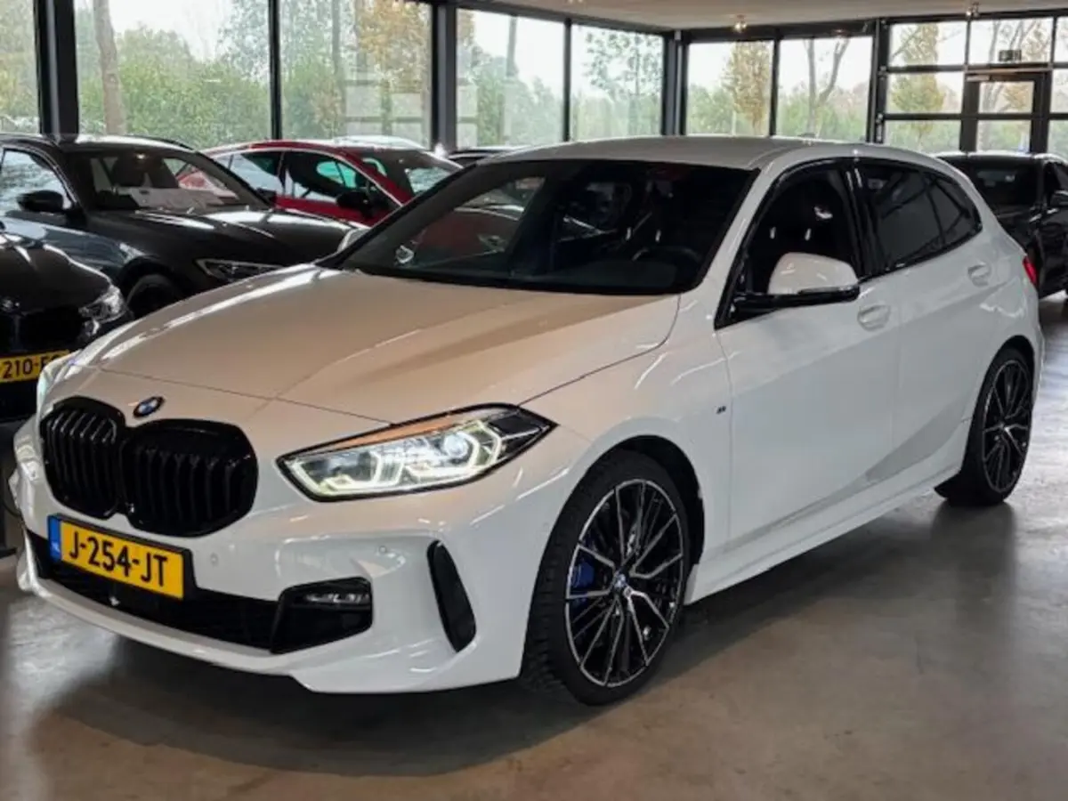 (f40) 118i 140pk Executive M-Sport plus Pack