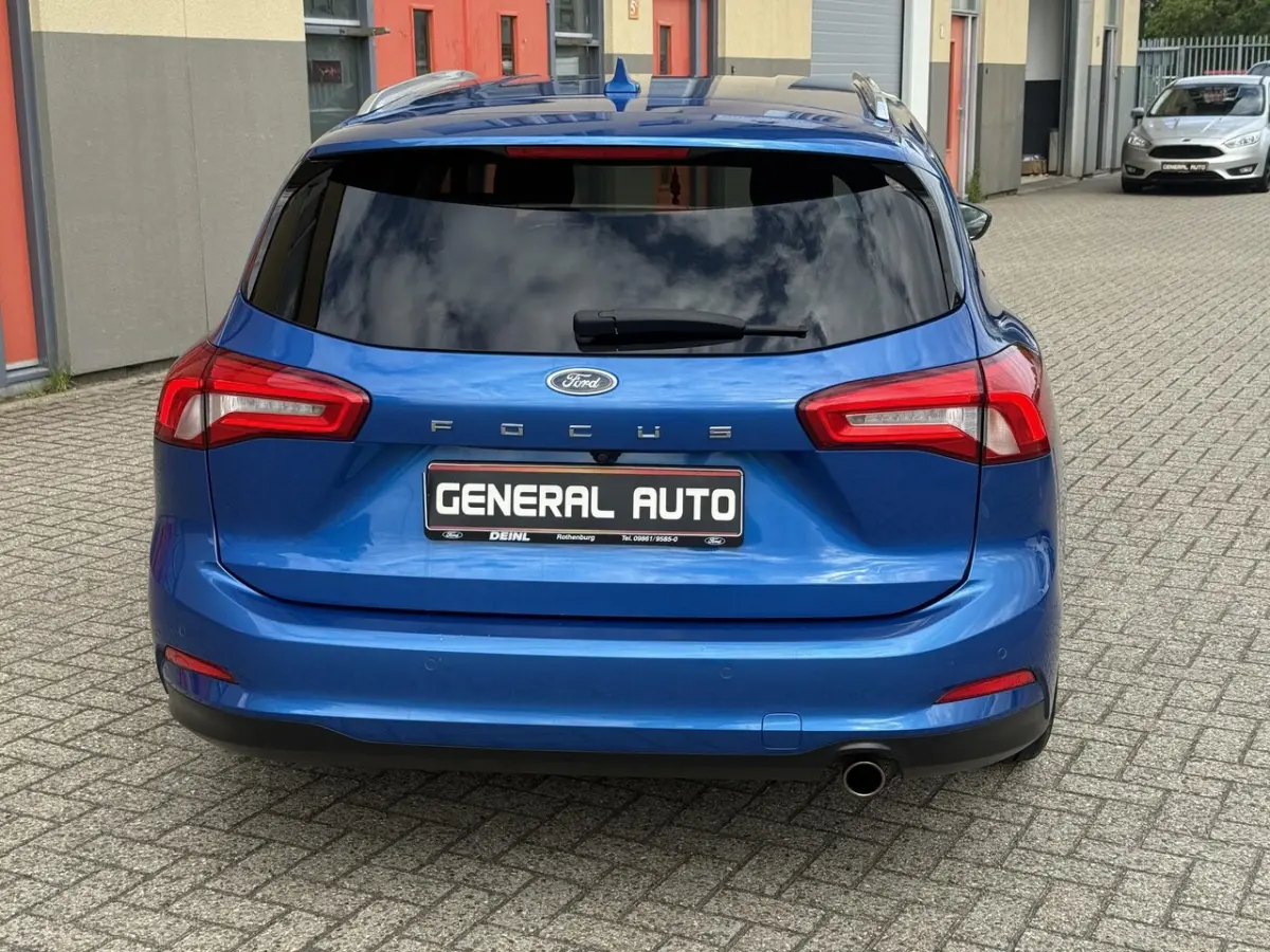 1.0 EcoBoost ST Line X, Navi, Led