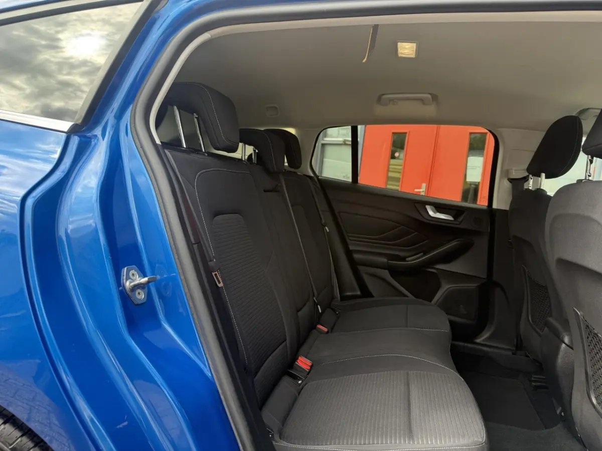 1.0 EcoBoost ST Line X, Navi, Led