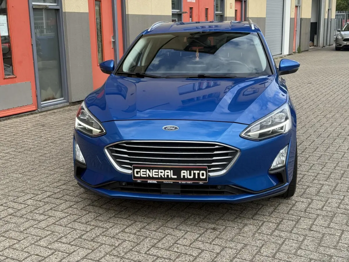 1.0 EcoBoost ST Line X, Navi, Led