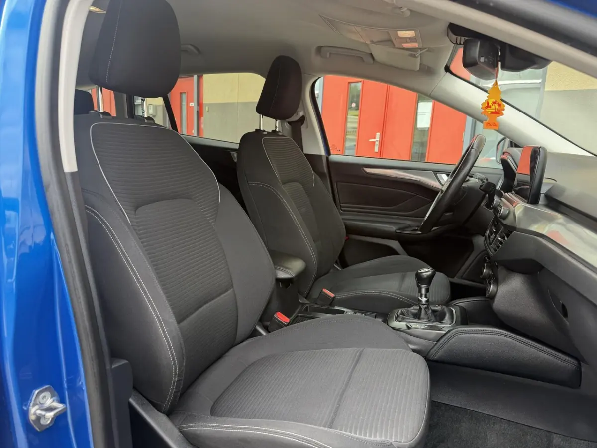 1.0 EcoBoost ST Line X, Navi, Led