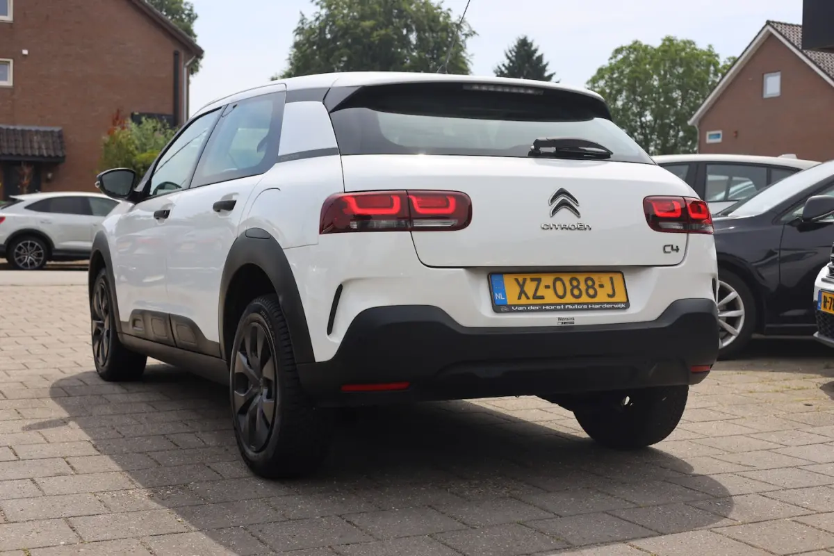 1.2 I LED I BLUETOOTH I CRUISE