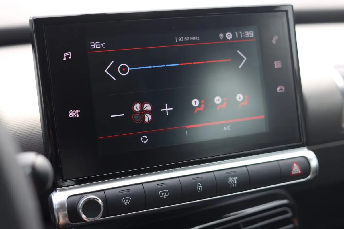1.2 I LED I BLUETOOTH I CRUISE