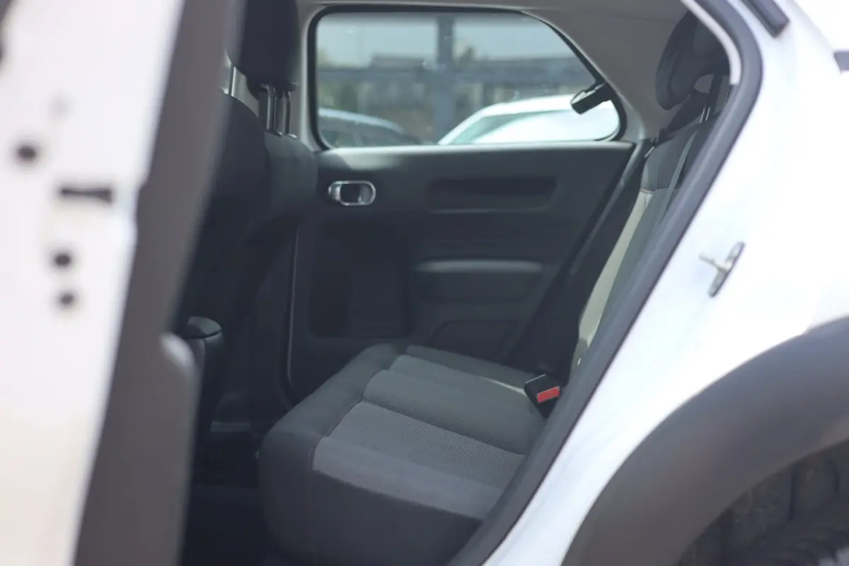 1.2 I LED I BLUETOOTH I CRUISE