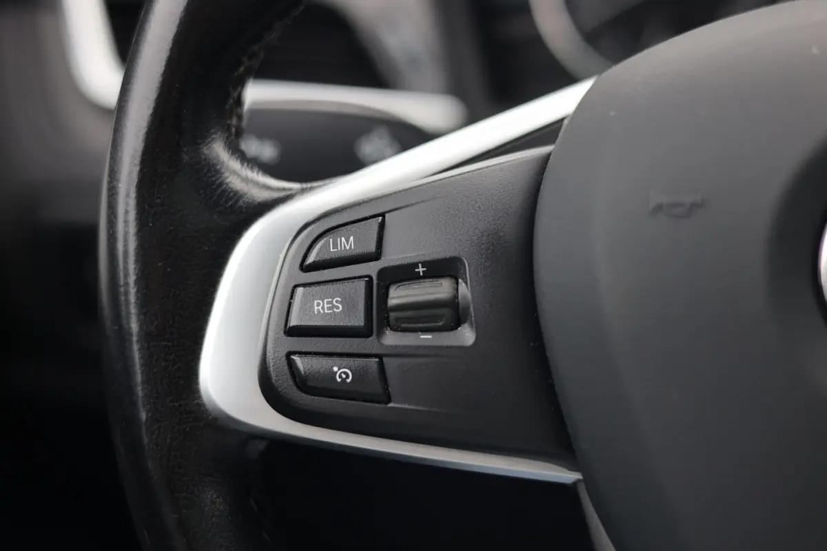 218i SPORT | PANO | NAVIGATIE | 17 INCH