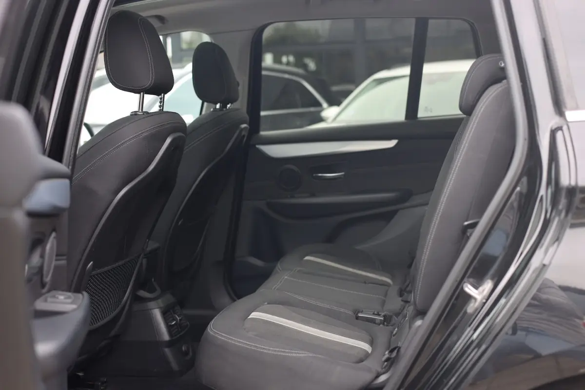 218i SPORT | PANO | NAVIGATIE | 17 INCH