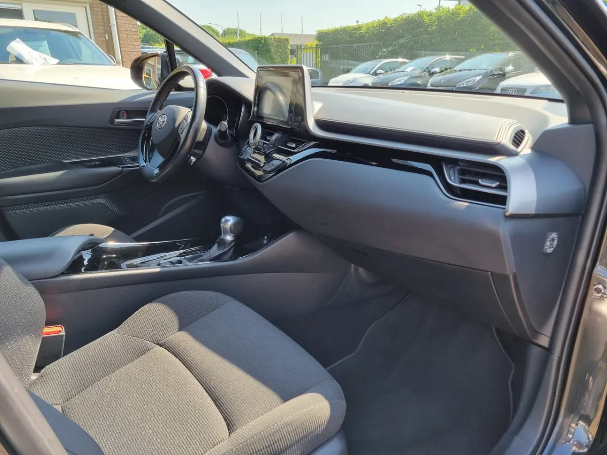 1.8 Hybrid Dynamic âZEER MOOIE AUTO