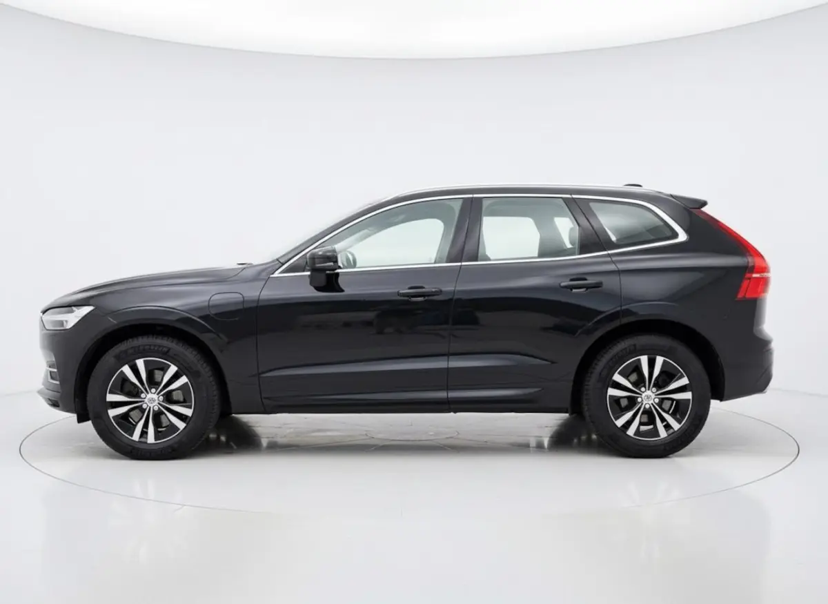 2.0 T8 Twin Engine AWD Momentum LEER - PANO - TREKHAAK