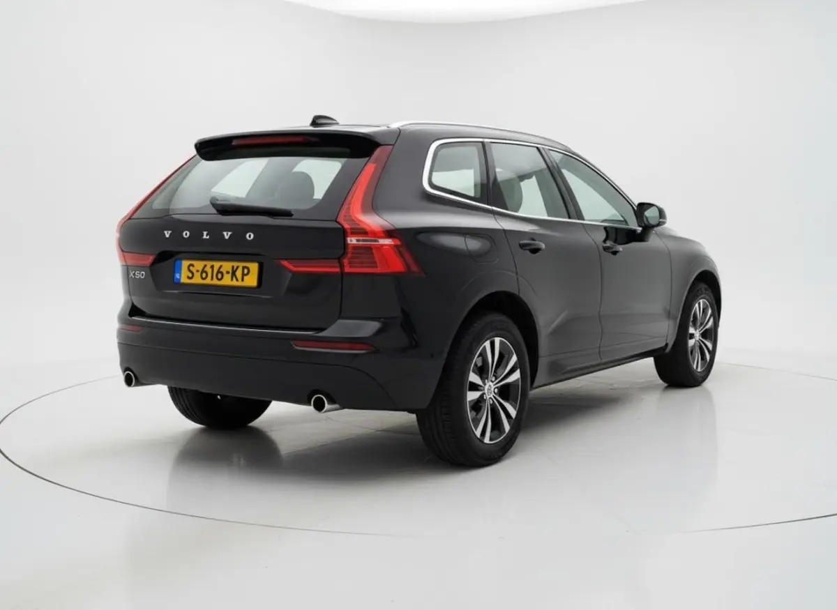 2.0 T8 Twin Engine AWD Momentum LEER - PANO - TREKHAAK
