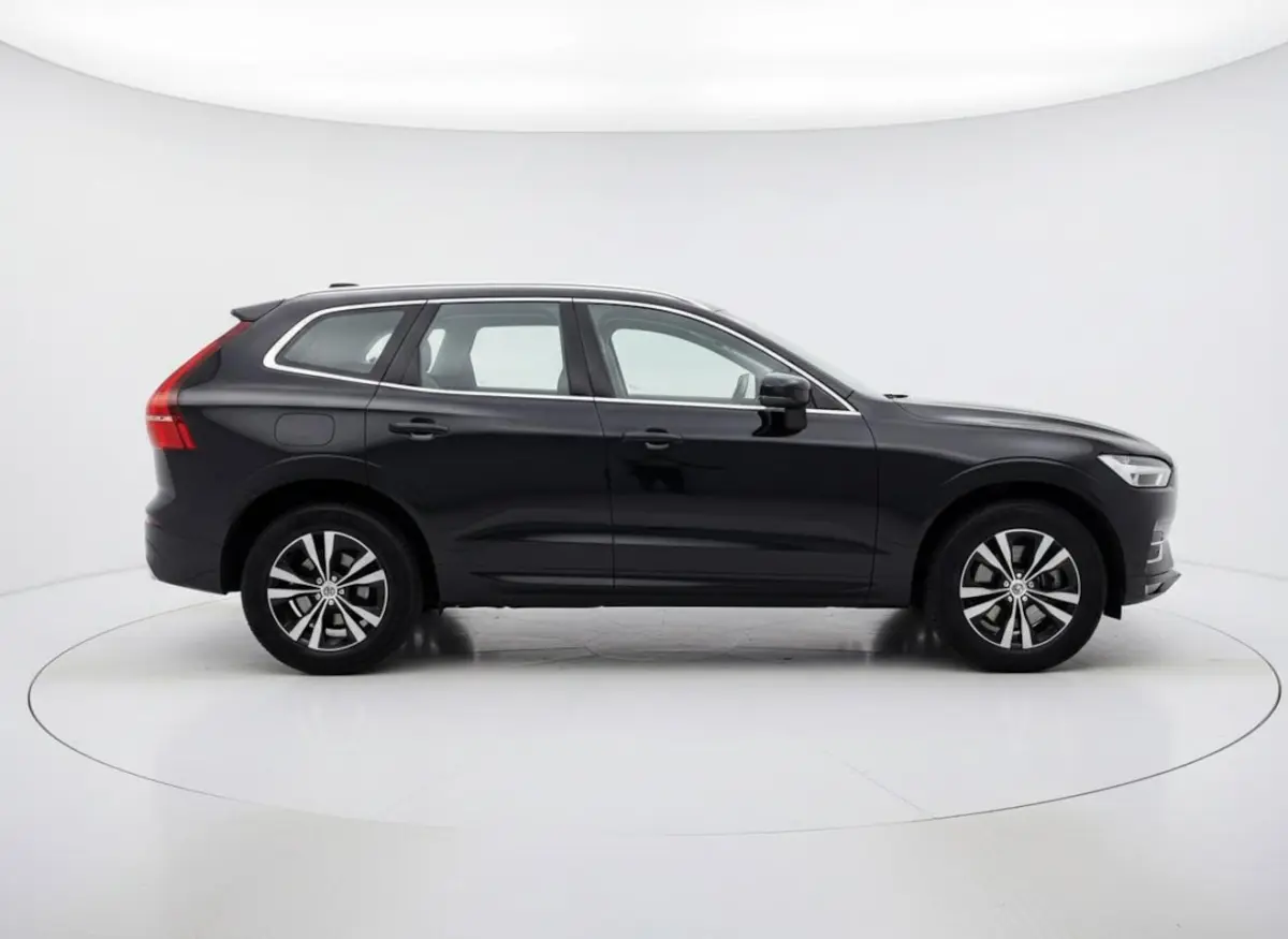 2.0 T8 Twin Engine AWD Momentum LEER - PANO - TREKHAAK