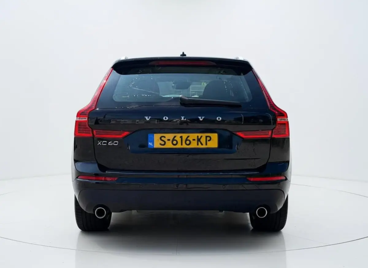 2.0 T8 Twin Engine AWD Momentum LEER - PANO - TREKHAAK