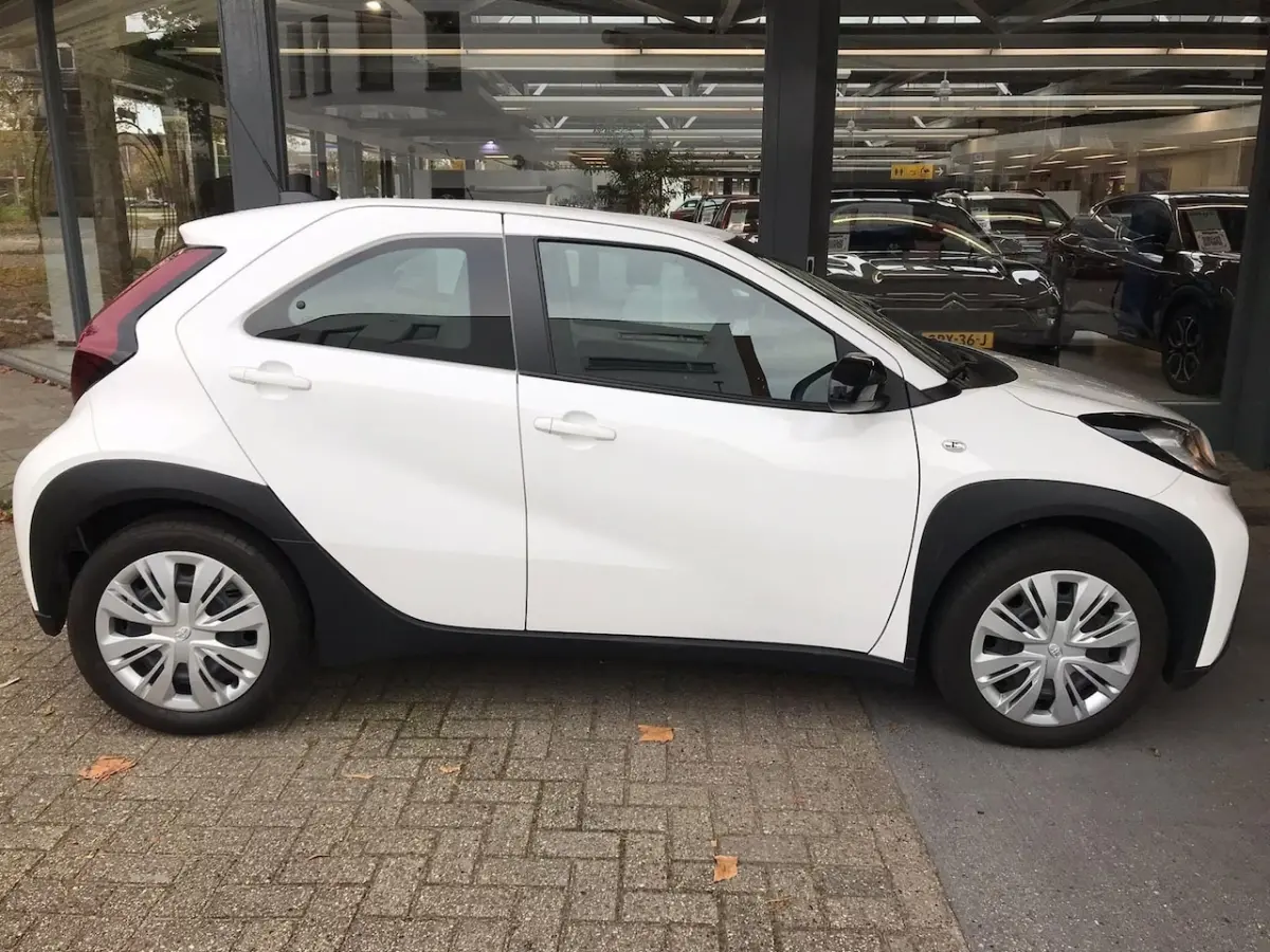 1.0 VVT-i 72pk S-CVT Play â Automaat â Apple CarPlayâ¢ & Android Autoâ¢