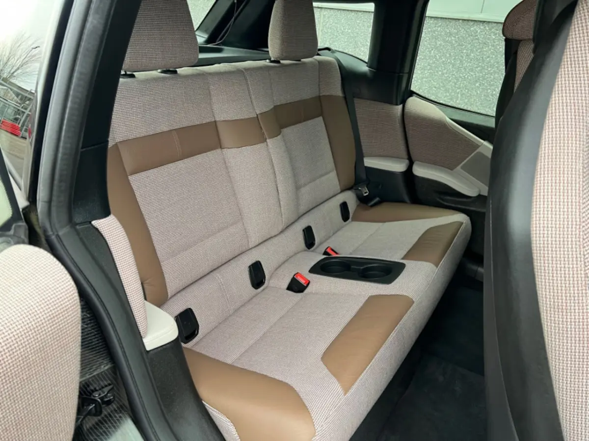 S 184pk Executive 120Ah 42 kWh/*Kashmir silver*/Lodge/Sunroof/Carplay/W-pomp/Camera/3-fase