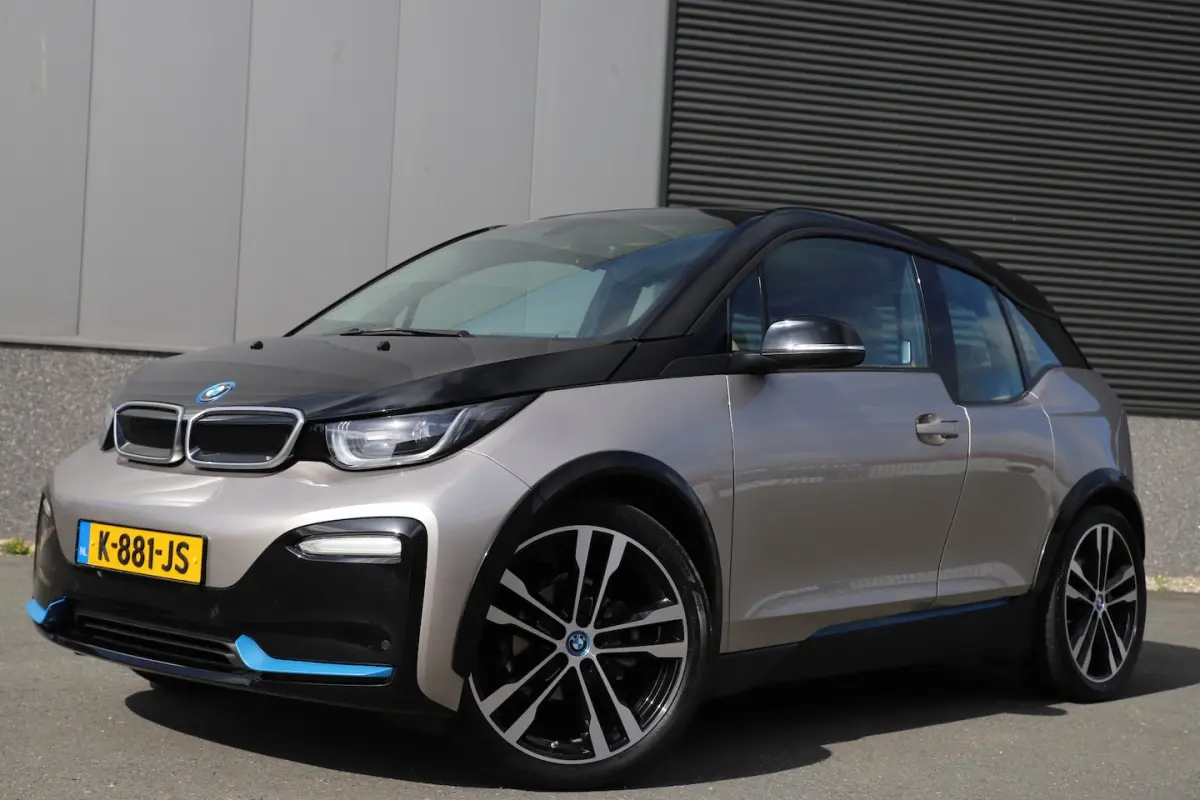 S 184pk Executive 120Ah 42 kWh/*Kashmir silver*/Lodge/Sunroof/Carplay/W-pomp/Camera/3-fase