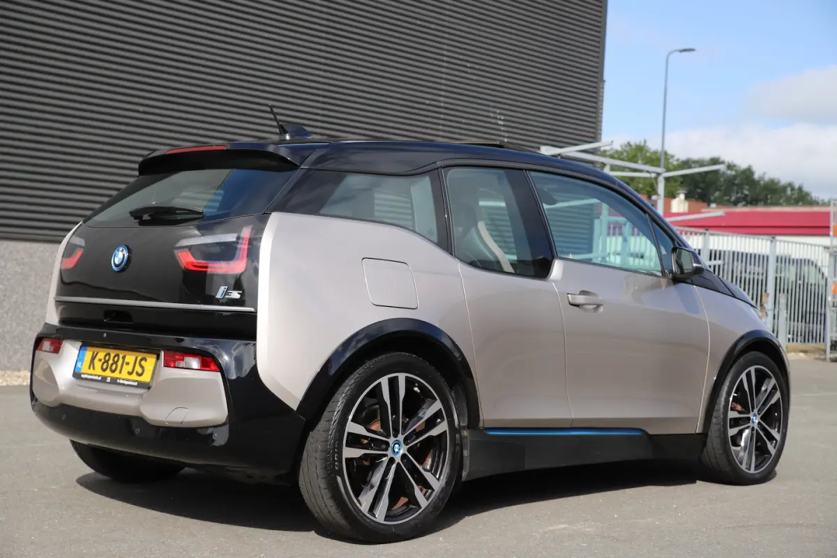 S 184pk Executive 120Ah 42 kWh/*Kashmir silver*/Lodge/Sunroof/Carplay/W-pomp/Camera/3-fase