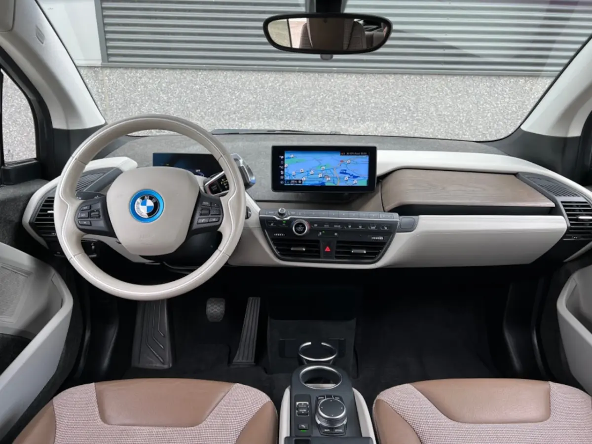 S 184pk Executive 120Ah 42 kWh/*Kashmir silver*/Lodge/Sunroof/Carplay/W-pomp/Camera/3-fase
