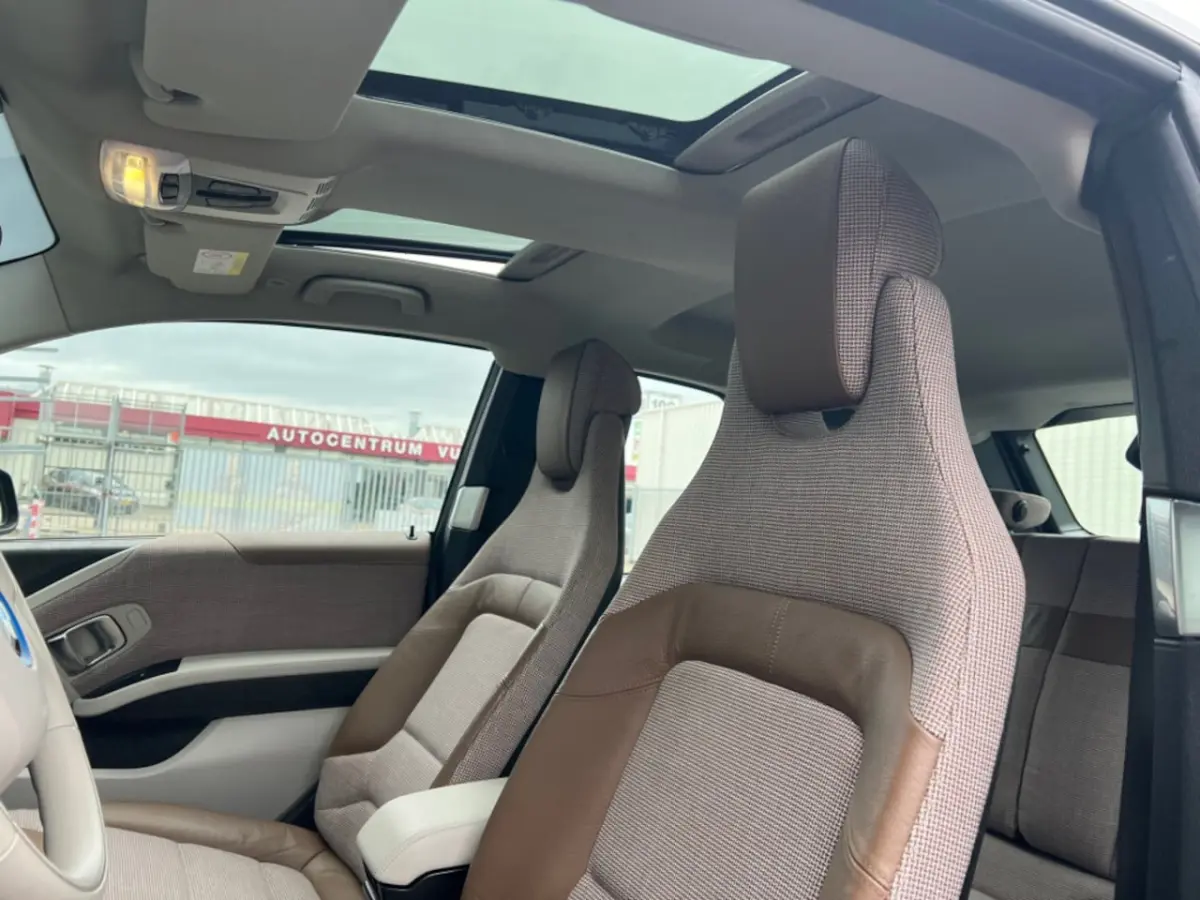 S 184pk Executive 120Ah 42 kWh/*Kashmir silver*/Lodge/Sunroof/Carplay/W-pomp/Camera/3-fase