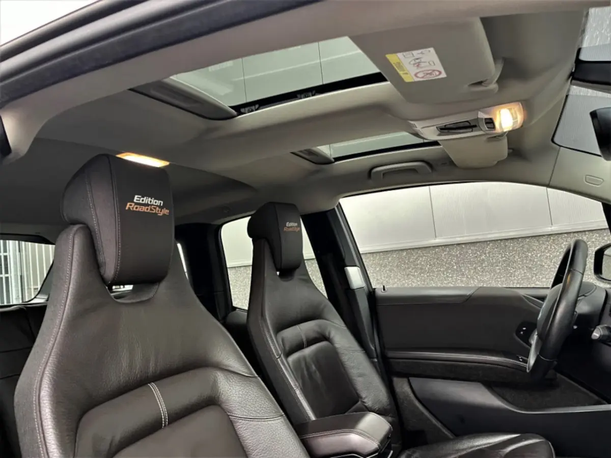 S 184pk /120Ah 42 kWh*RoadStyle*/Sunroof/Adaptive/H-Kardon/Carplay/W-pomp/3-fase