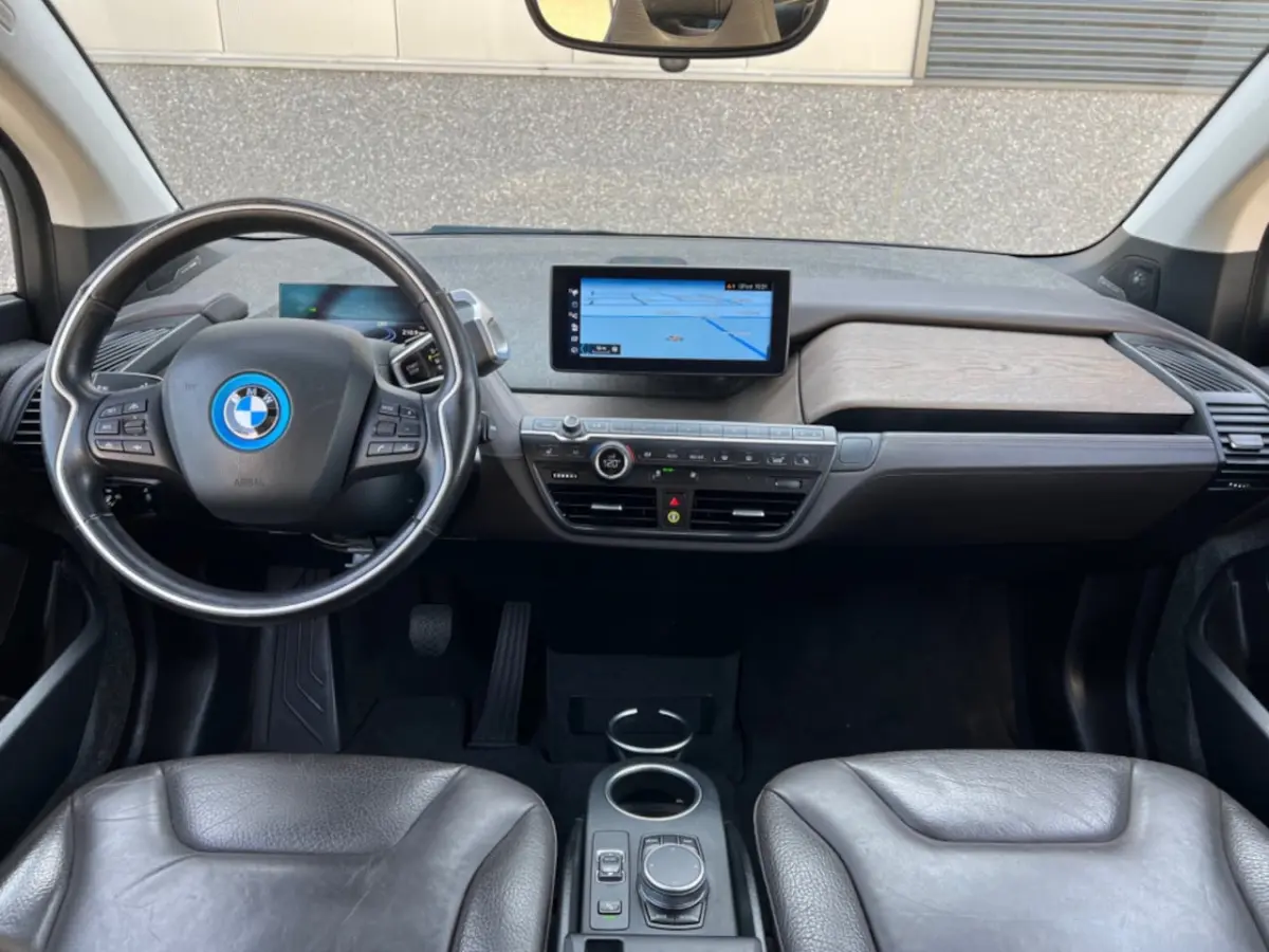 S 184pk /120Ah 42 kWh*RoadStyle*/Sunroof/Adaptive/H-Kardon/Carplay/W-pomp/3-fase