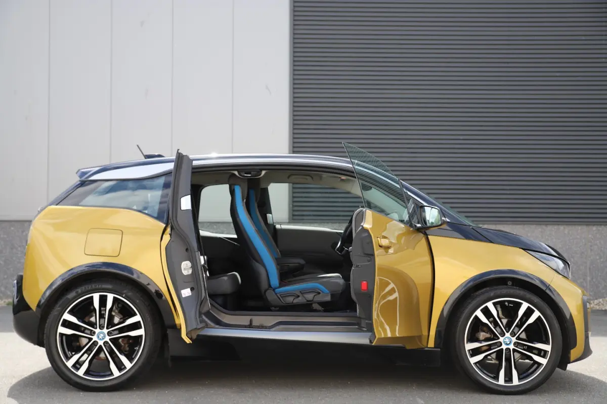 Executive 120Ah 42 kWh/*Galvanic Gold*/Carplay/1e eig./W-pomp/20"/Camera/3-fase