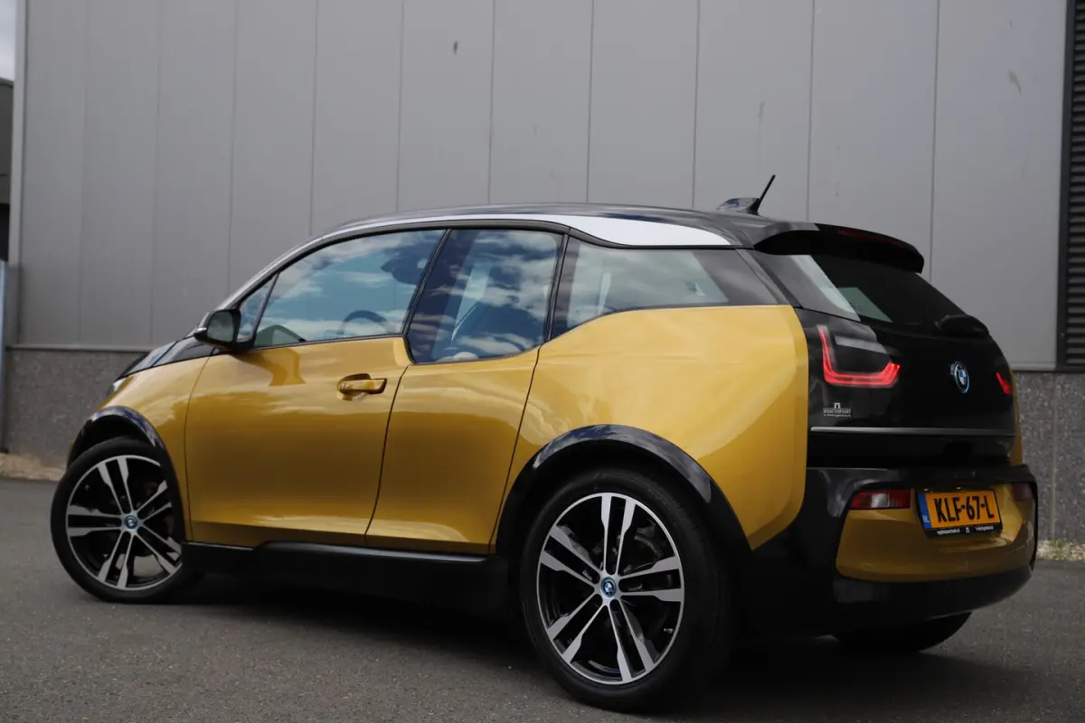 Executive 120Ah 42 kWh/*Galvanic Gold*/Carplay/1e eig./W-pomp/20"/Camera/3-fase