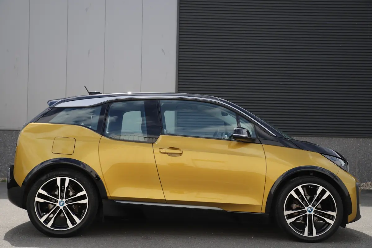 Executive 120Ah 42 kWh/*Galvanic Gold*/Carplay/1e eig./W-pomp/20"/Camera/3-fase