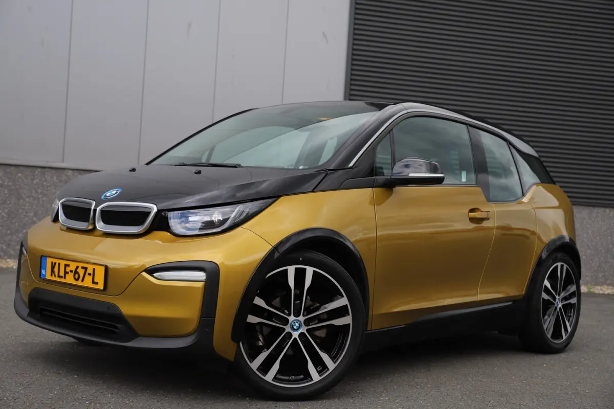 Executive 120Ah 42 kWh/*Galvanic Gold*/Carplay/1e eig./W-pomp/20"/Camera/3-fase