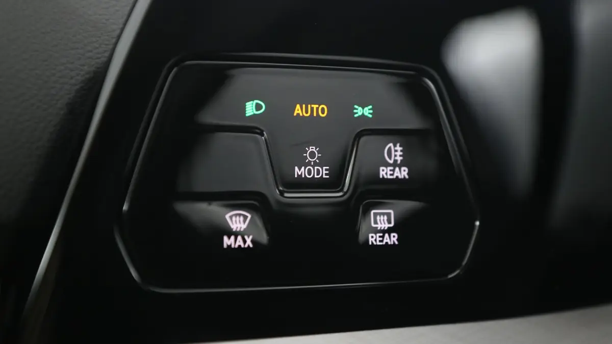 1.5 eHybrid 204pk Life Edition DSG / Navigatie via App Connect / Stoel+Stuurverwarming / C