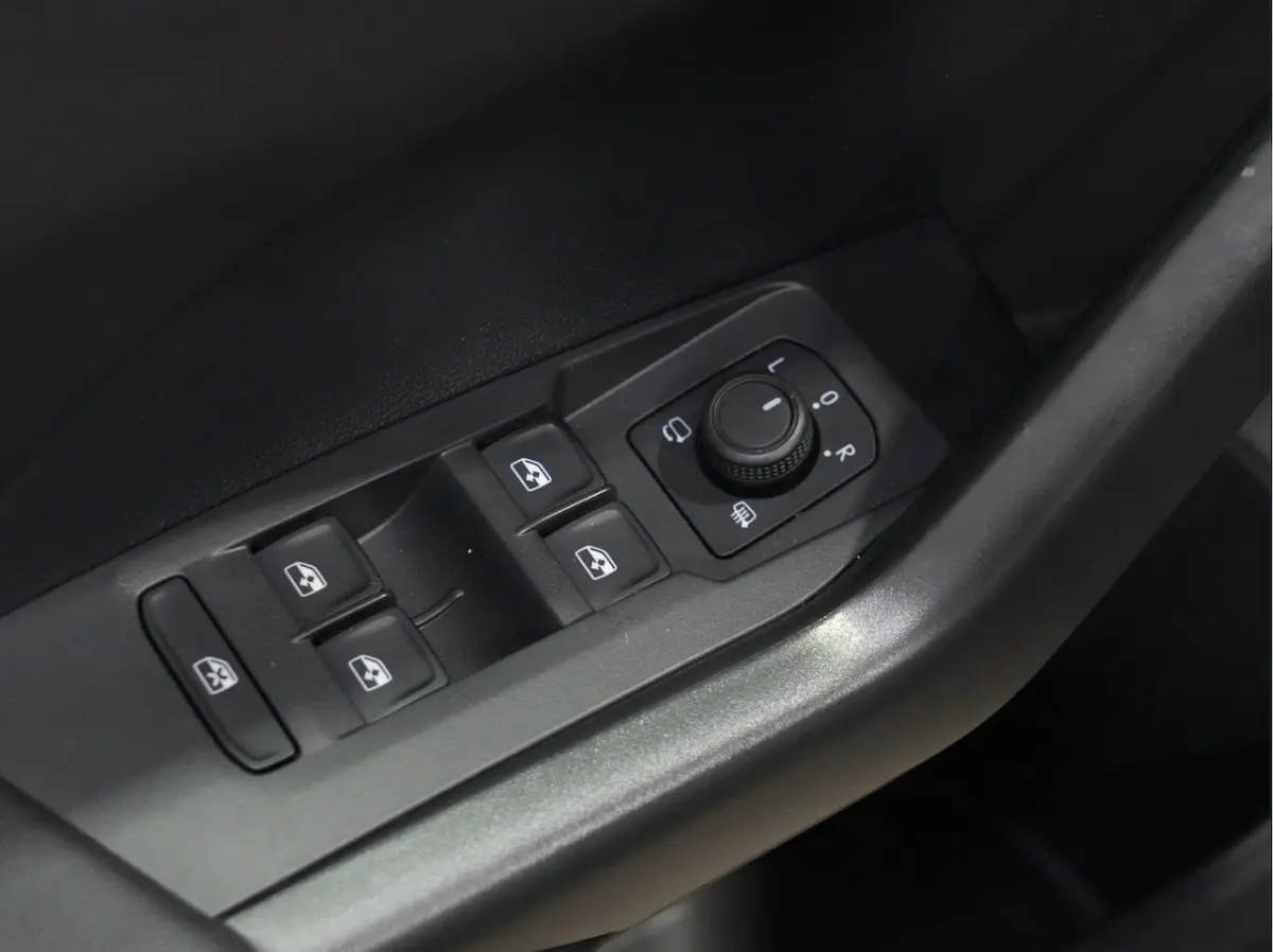 1.0 TSI Life | Camera | Navigatie | keyless | Android/Carplay | ACC 135