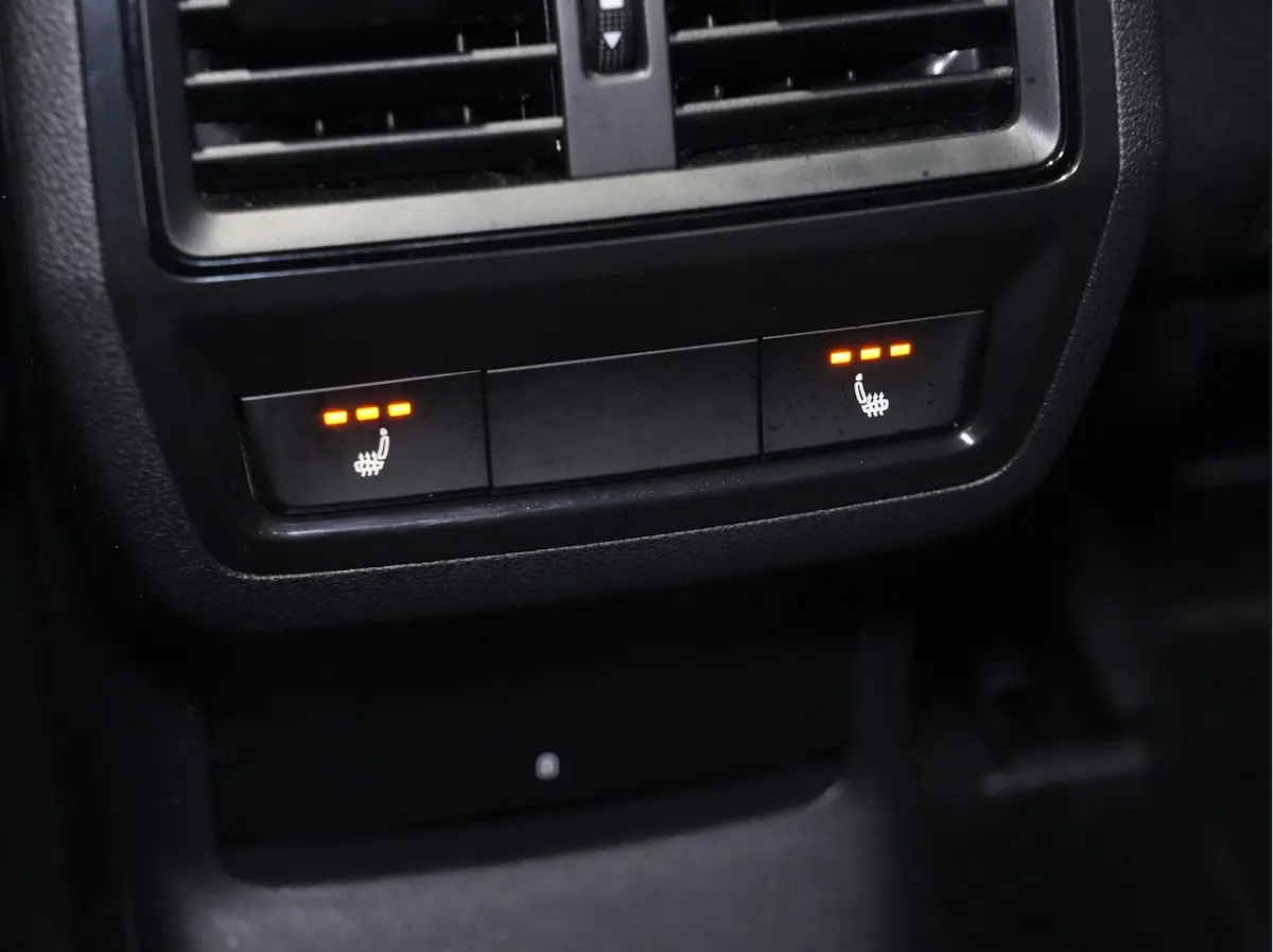 1.5 TSI ACT DSG Sportline Business | Panoramadak | Navigatie | Stoel/Stuurverw. | Full-LED