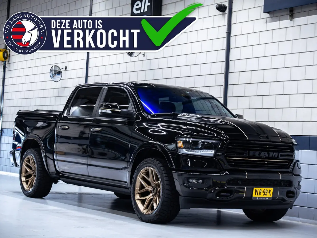 5.7 V8 4x4 Crew Cab Laramie Night | 22" Breedset | Striping