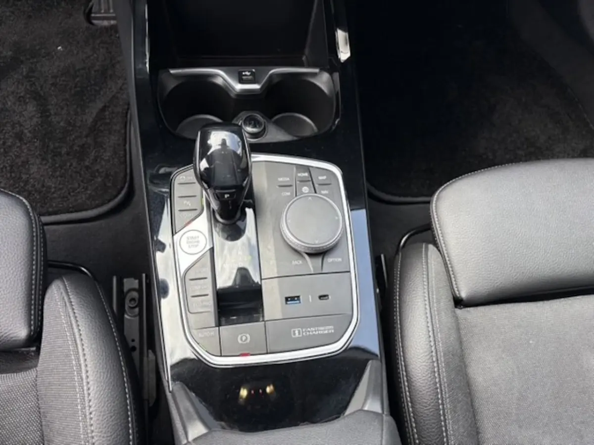 218i Executive Edition | Navi | M-Pakket | Camera | 105.946 km Dealeronderhouden