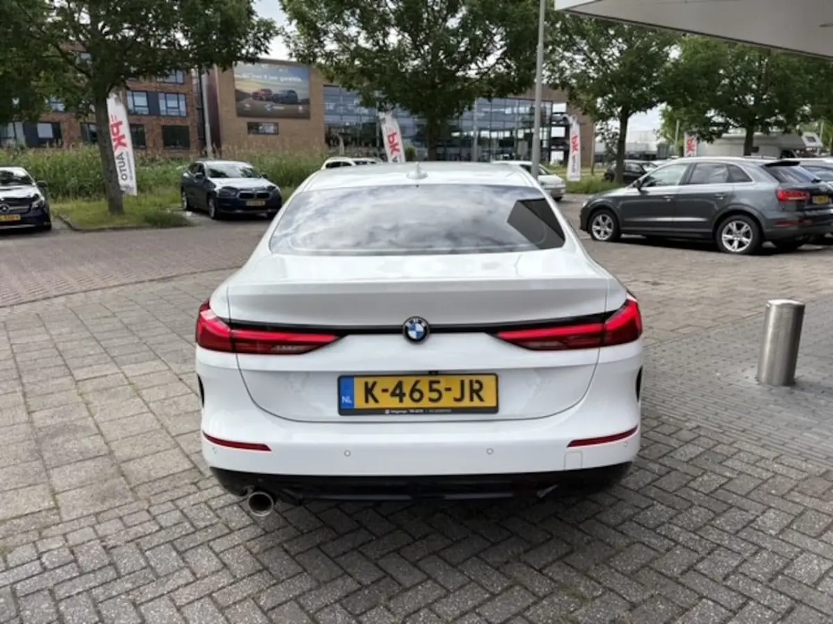 218i Executive Edition | Navi | M-Pakket | Camera | 105.946 km Dealeronderhouden