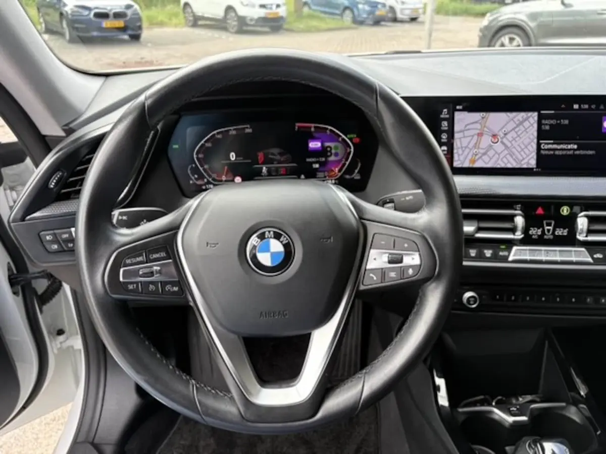 218i Executive Edition | Navi | M-Pakket | Camera | 105.946 km Dealeronderhouden
