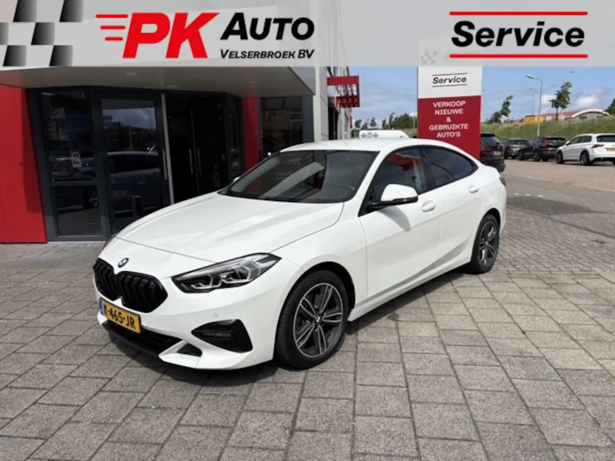 218i Executive Edition | Navi | M-Pakket | Camera | 105.946 km Dealeronderhouden