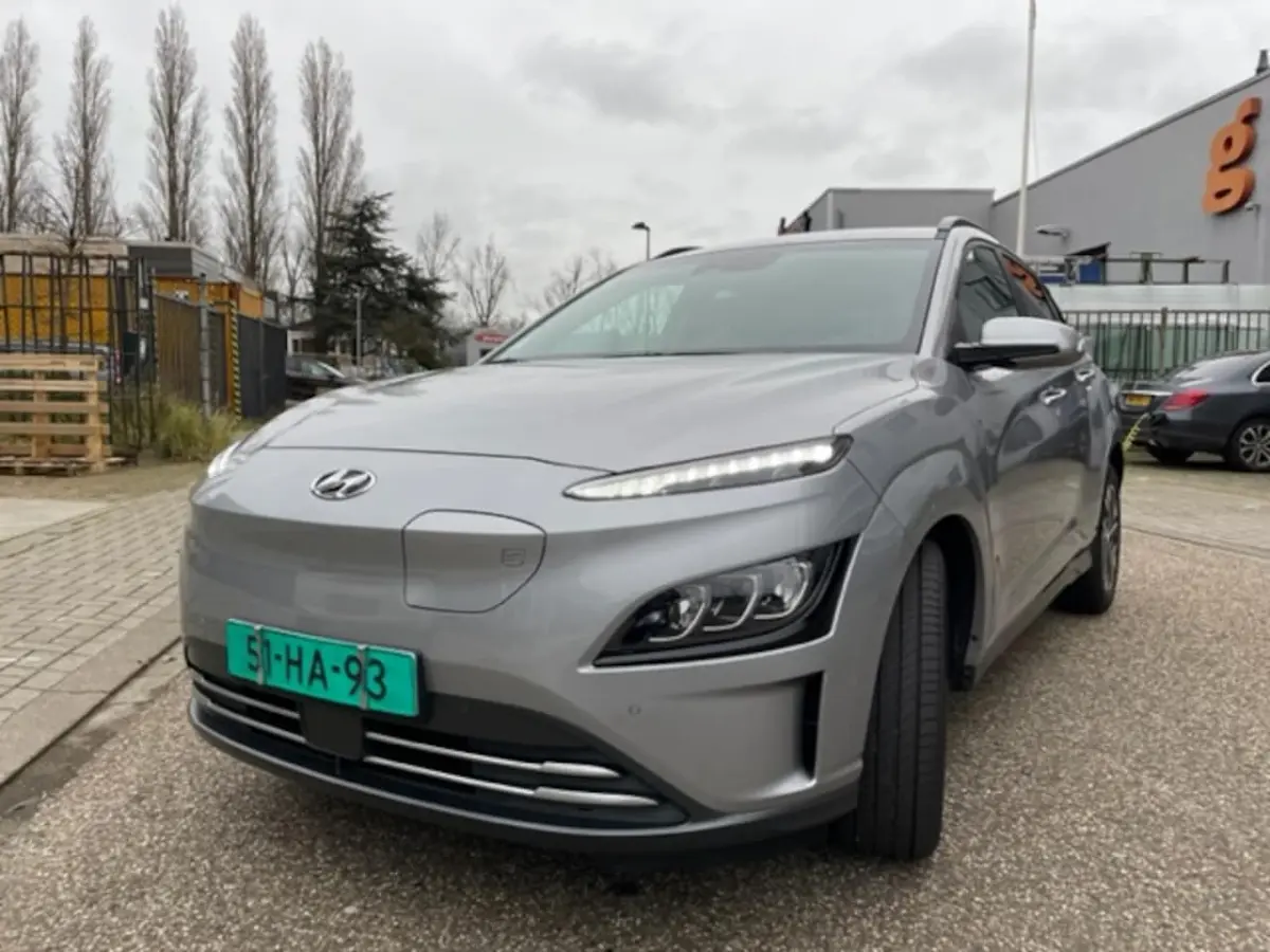 204 pk EV Premium Sky 64 kWh Auto is zo goed als nieuw