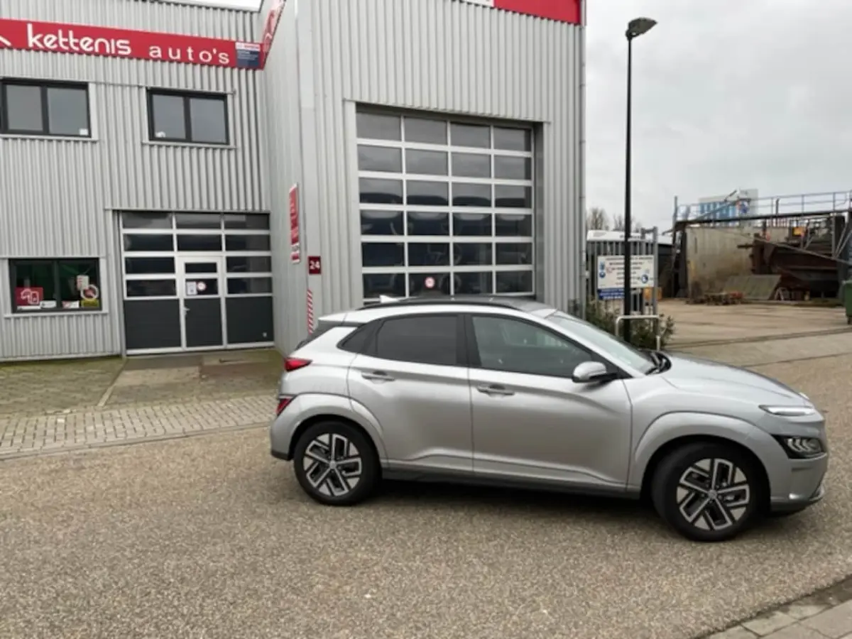 204 pk EV Premium Sky 64 kWh Auto is zo goed als nieuw