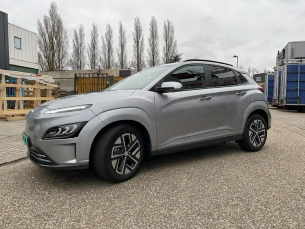 204 pk EV Premium Sky 64 kWh Auto is zo goed als nieuw