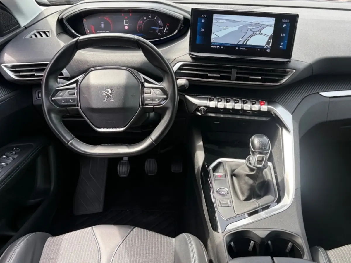 1.2 PURETECH ALLURE. 130PK TREKHAAK NAVI CAMERA CARPLAY AIRCO