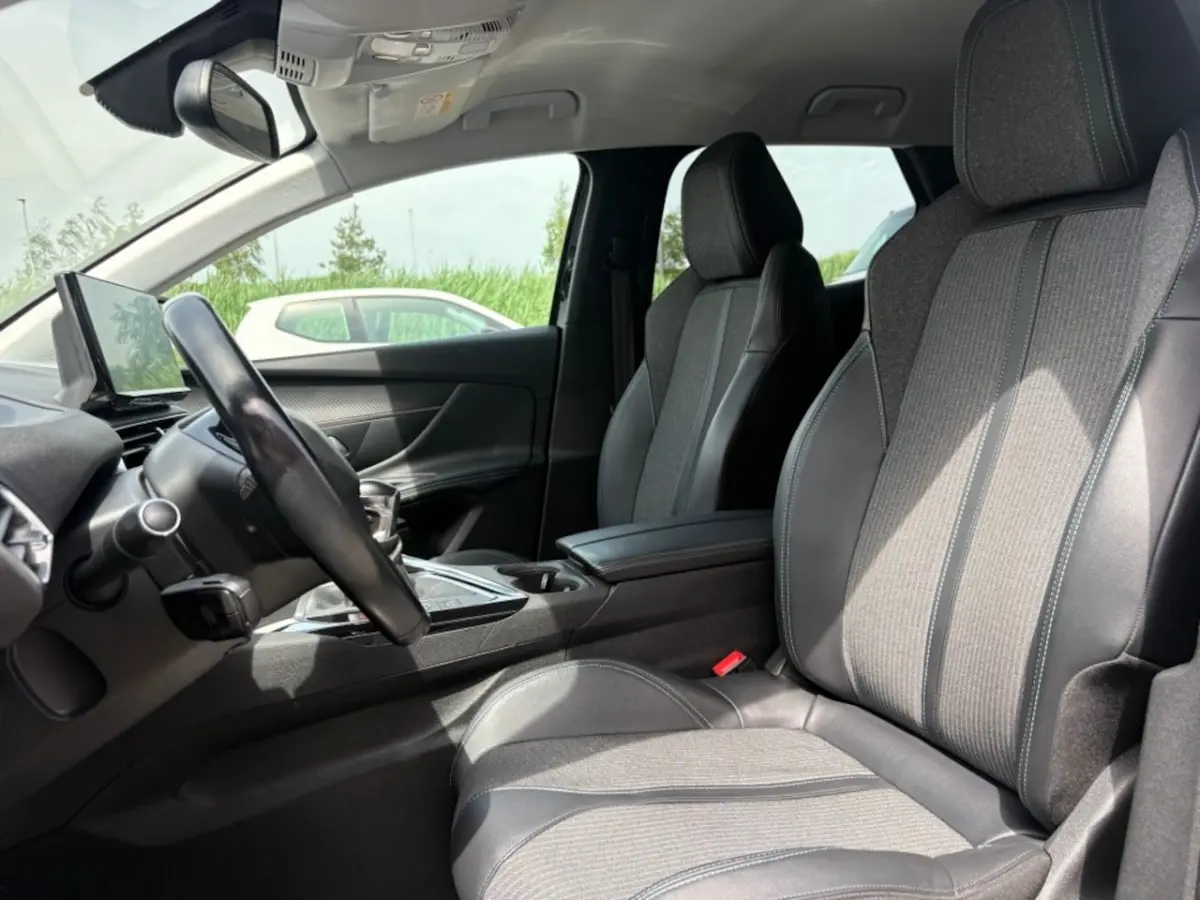 1.2 PURETECH ALLURE. 130PK TREKHAAK NAVI CAMERA CARPLAY AIRCO