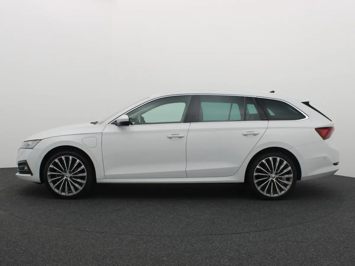 1.4 TSI iV PHEV Business Edition Plus SOH 93% / FULL LED / STOELVERW / STUURVERW / CAMERA
