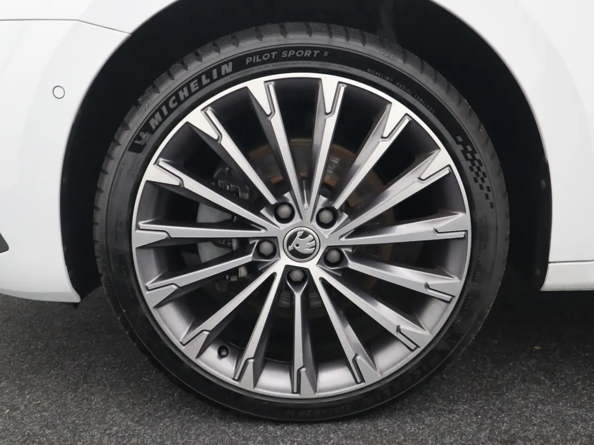 1.4 TSI iV PHEV Business Edition Plus SOH 93% / FULL LED / STOELVERW / STUURVERW / CAMERA