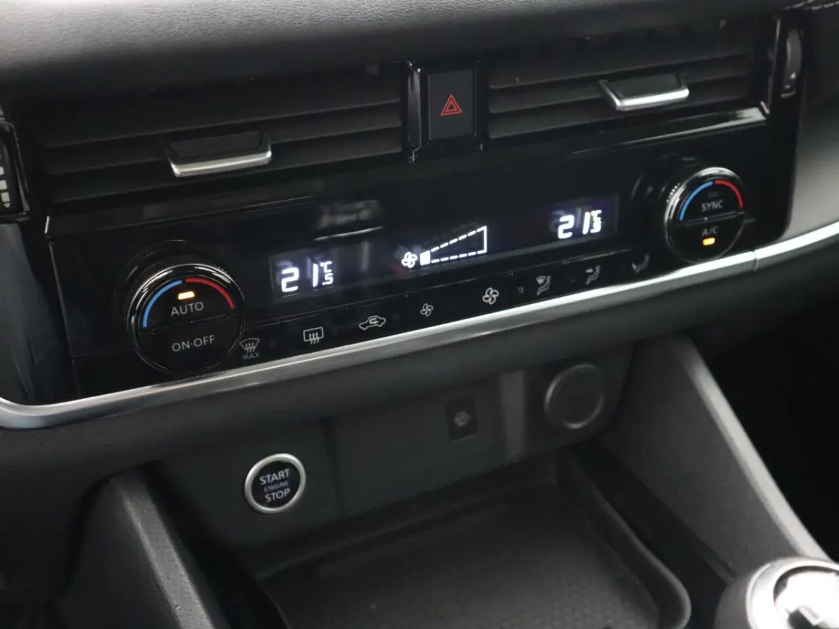 1.3 MHEV Business Access PARELMOER / CAMERA / CARPLAY / CLIMA / PDC / BLUETOOTH / ACC / NL