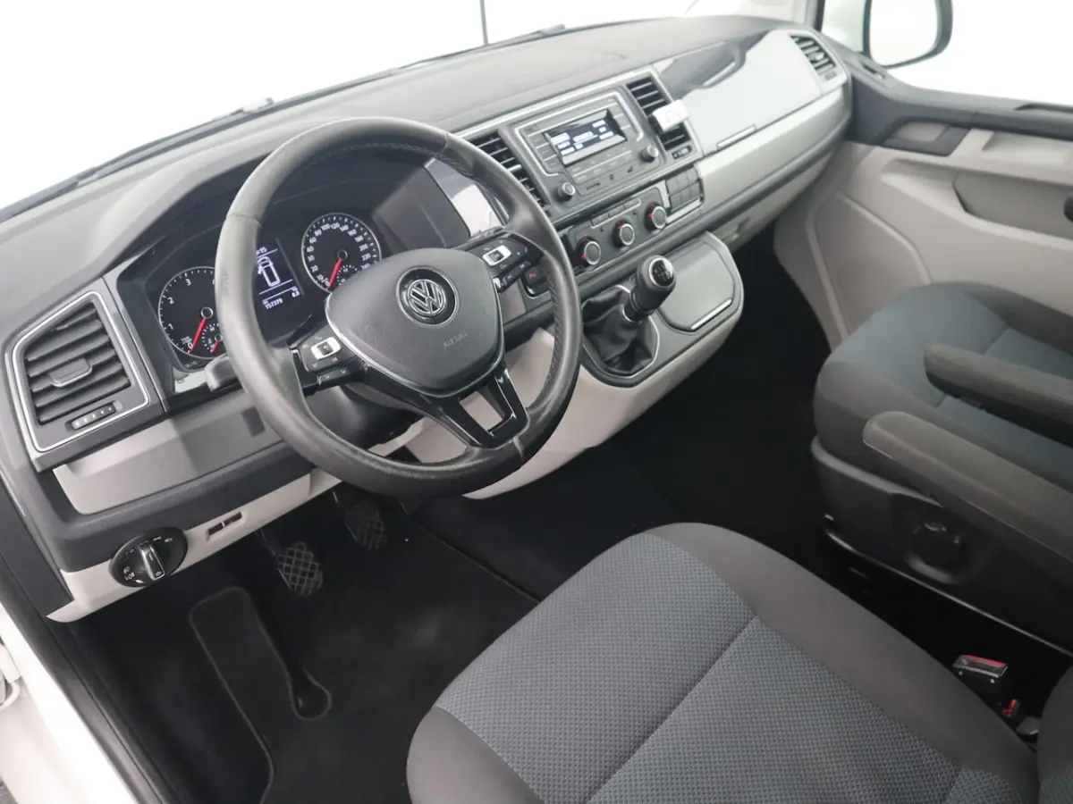 2.0 TDI L2H1 DC Highline PDC / CRUISE / FULL LED / BLUETOOTH / TREKHAAK / NETJES