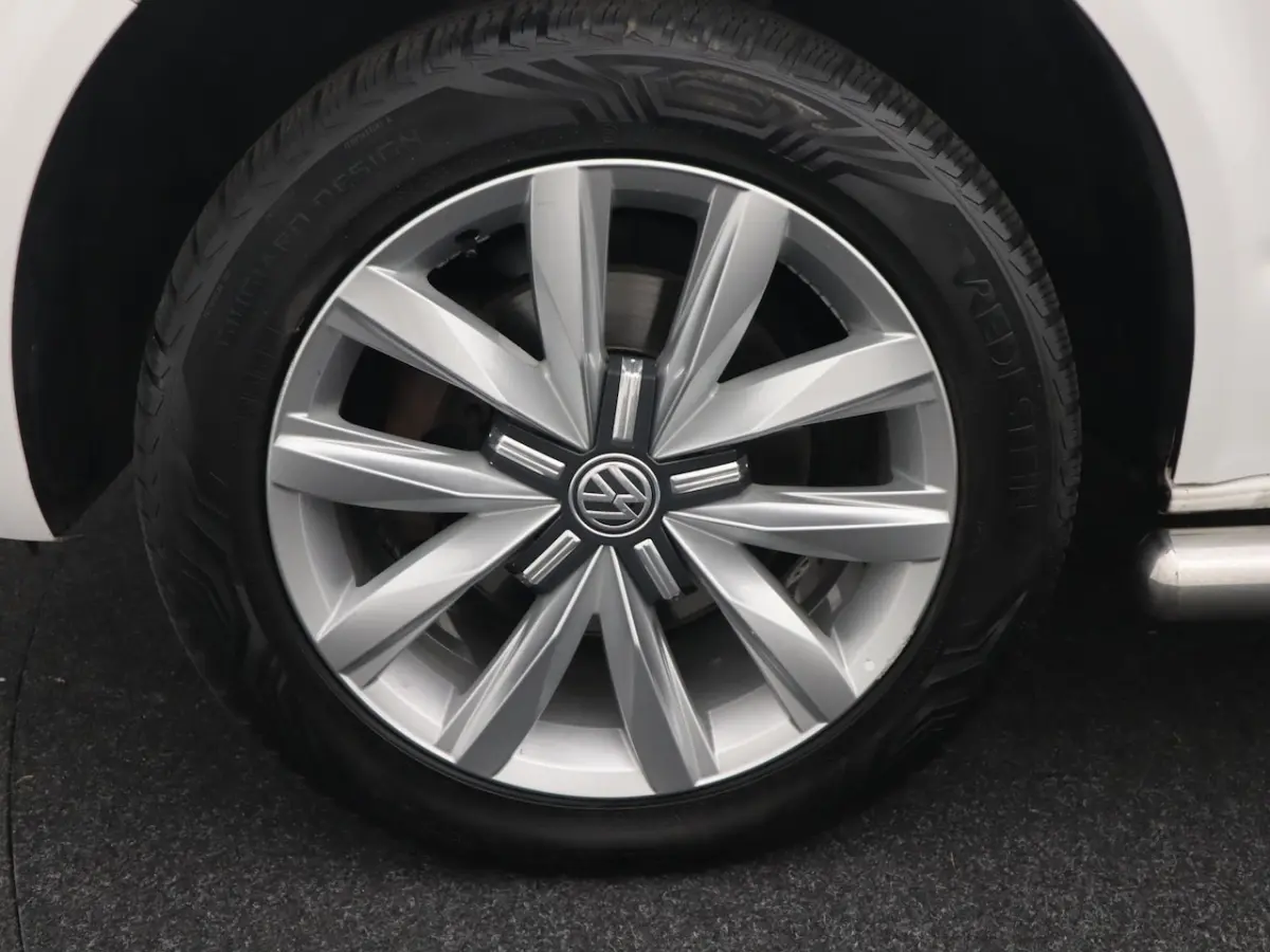 2.0 TDI L2H1 DC Highline PDC / CRUISE / FULL LED / BLUETOOTH / TREKHAAK / NETJES