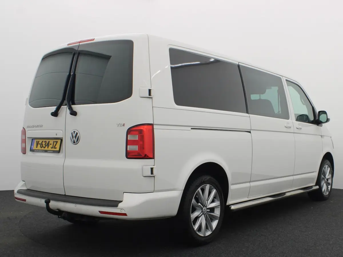2.0 TDI L2H1 DC Highline PDC / CRUISE / FULL LED / BLUETOOTH / TREKHAAK / NETJES
