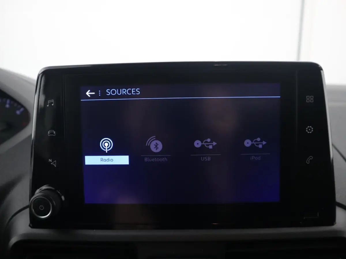1.5 BlueHDi 100 S&S L1 3 PERS / CARPLAY / NAVI / AIRCO / PDC / BLUETOOTH / CRUISE / NL-AUT